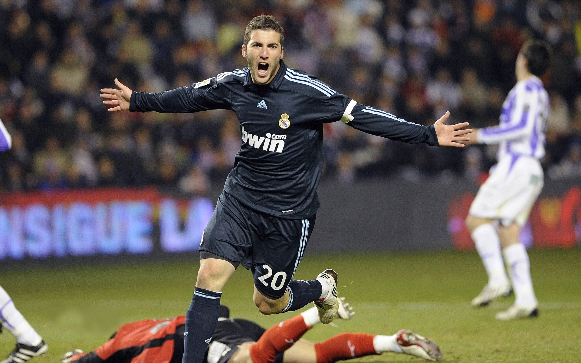 kaiyun官方入口登录-多特蒙德新援表现出色，已成球队核心力量，多特蒙德 球队